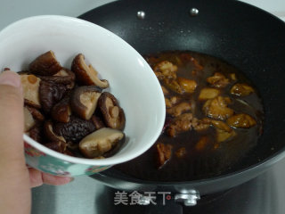 Stewed Chicken Drumsticks with Mushrooms recipe