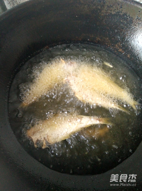 Fried Spiced Golden Buckle recipe