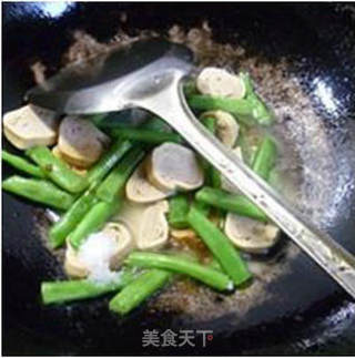 Stir-fried Plum Peas with Vegetarian Sausage recipe