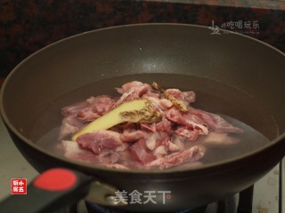 Braised Duck with Zijiang: A Seasonal Home-cooked Dish for Appetizers recipe