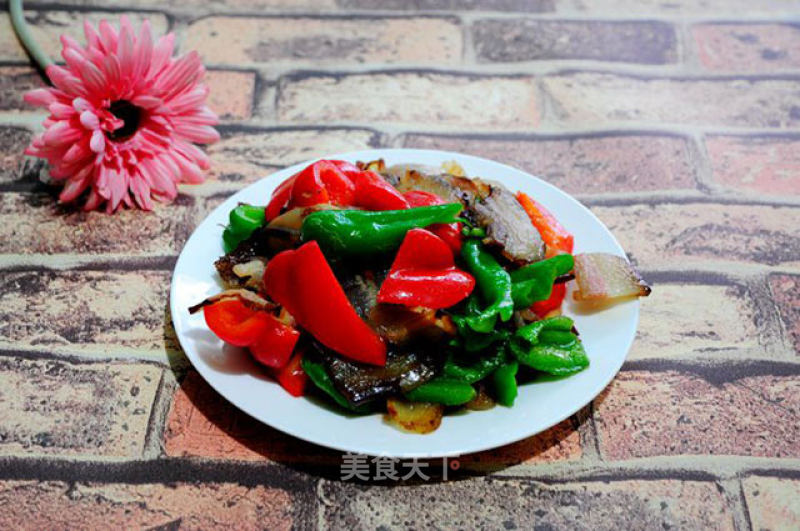 Stir-fried Bacon with Green and Red Pepper recipe