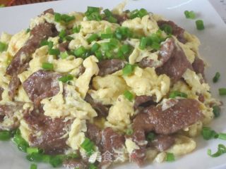 Delicate and Smooth Mouth "sliding Egg Beef" recipe