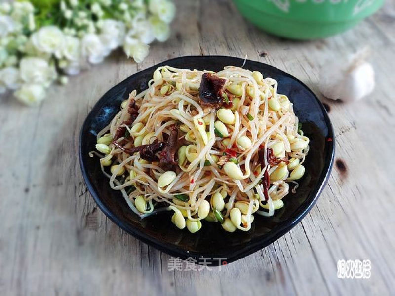 Soybean Sprouts Mixed with Chicken Pine Oil recipe