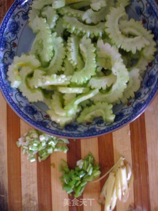 Bitter Melon with Clams recipe
