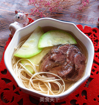 Zucchini Noodles with Beef and Oyster Sauce recipe