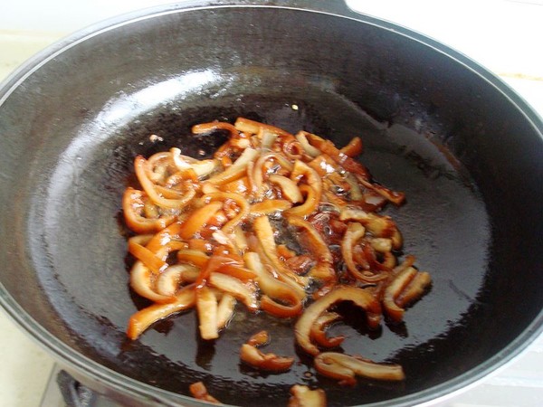 Stir-fried Pork Skin with Leeks recipe