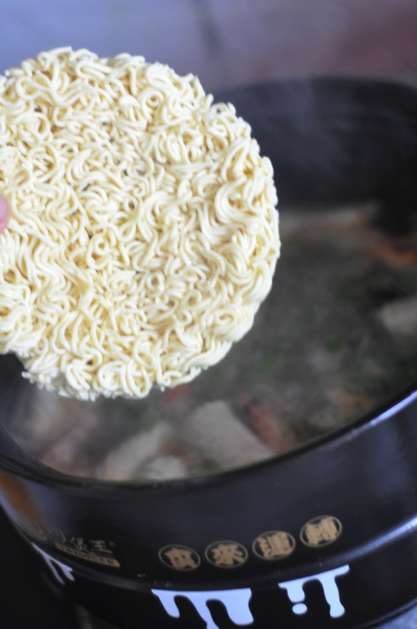Wonton Noodles with Shrimp and Vegetables recipe
