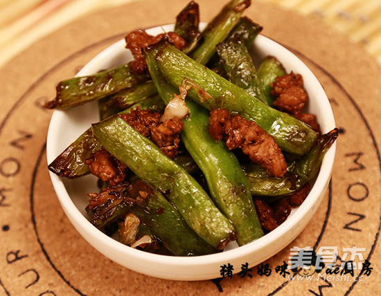 Stir-fried Pork with Beans recipe