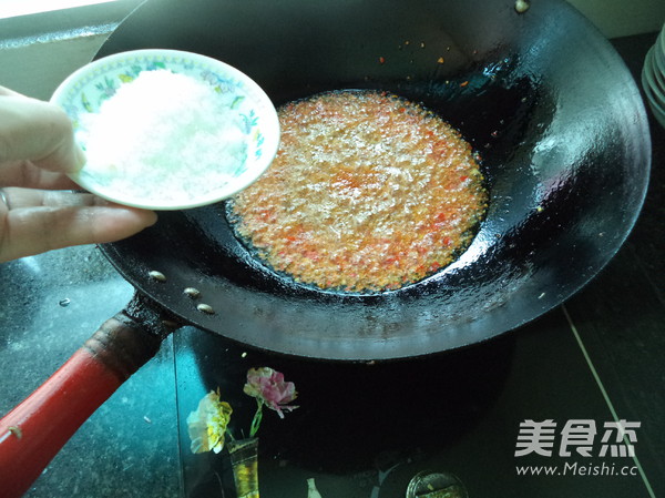 Wild Peppers Mixed with Dried Radish recipe