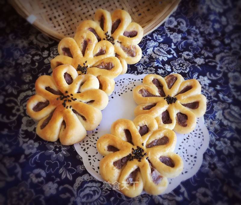 # Fourth Baking Contest and is Love to Eat Festival# Red Bean Paste Flower Bread recipe