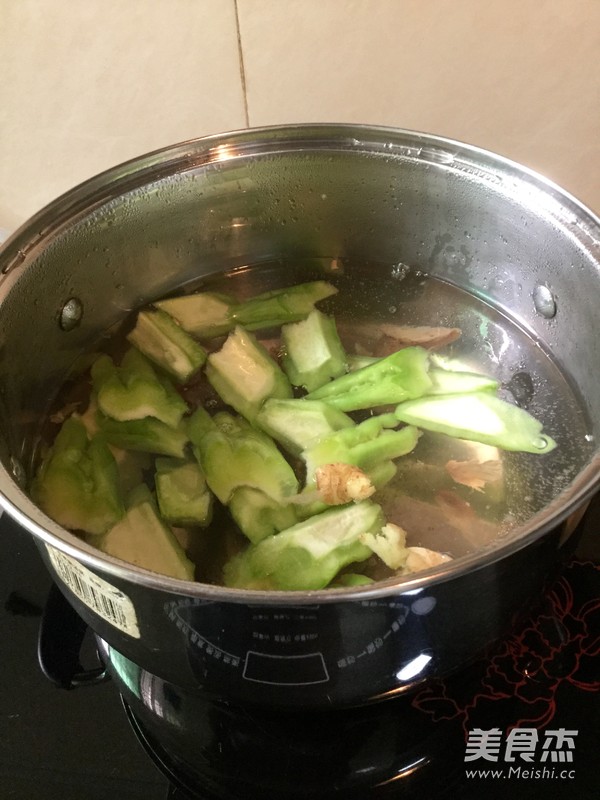 Bitter Gourd Lean Meat Soup recipe