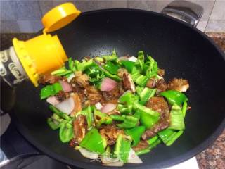 Stir-fried Pork Ribs with Green Pepper recipe