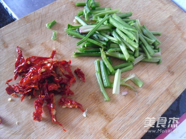 Dry Stir-fried Silkworm Pupa recipe