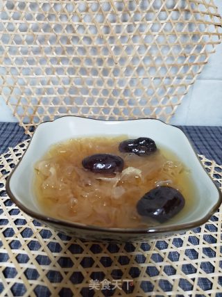 Snow Lotus Seed, White Fungus and Red Date Soup recipe