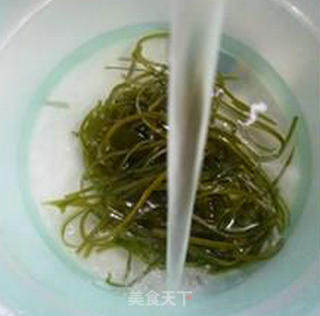 Stir-fried Shredded Kelp with Lean Pork recipe