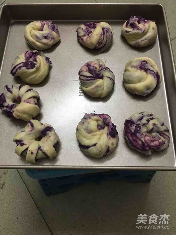 Purple Sweet Potato Bread Roll recipe