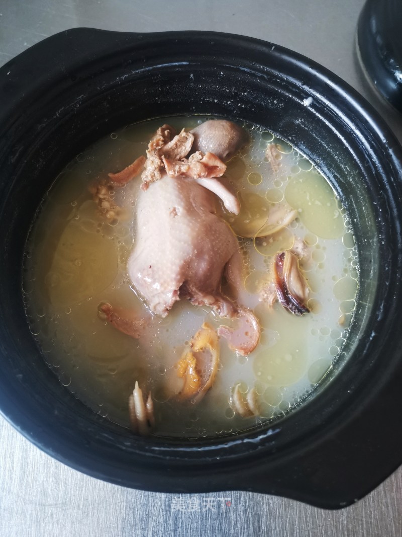 Clam Meat Haihong Claypot Quail Chicken