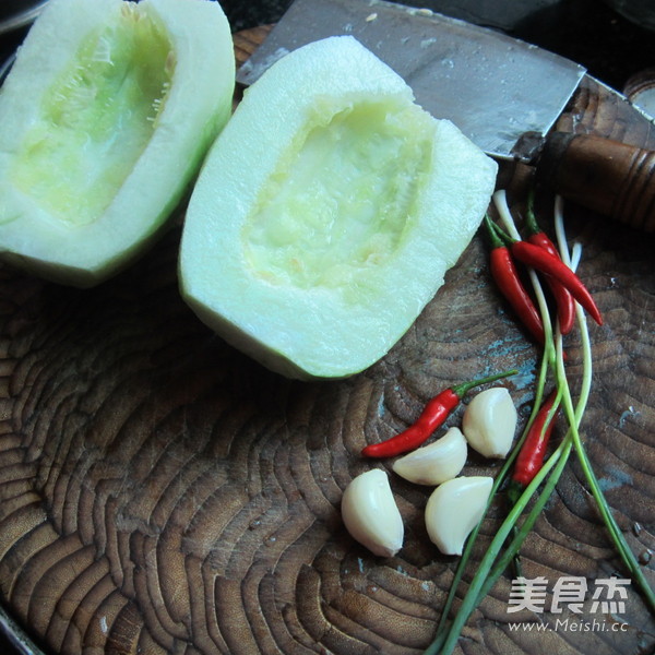 Cantaloupe with Minced Garlic recipe