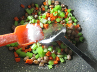 Stir-fried Celery with Peanuts and Carrots recipe