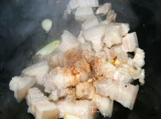 [taji Pot] [sweet Like A Flower] [the Meat You Want to Eat After Eating It] Sprite Braised Pork recipe