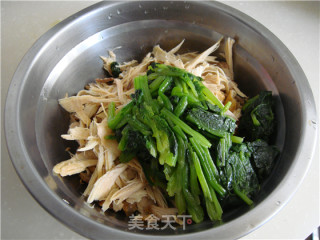 Spinach Mixed with Shredded Chicken recipe