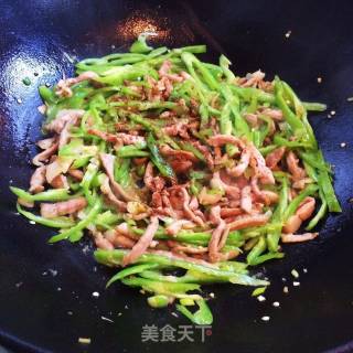 Stir-fried Shredded Pork with Green Pepper recipe