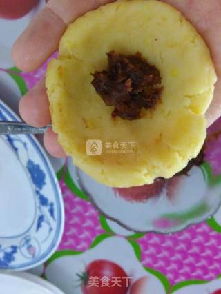 Mung Bean Cake-a Light Milky Aroma and A Soft Mung Bean Flavored with Jujube Paste, A Delicate Aftertaste. recipe