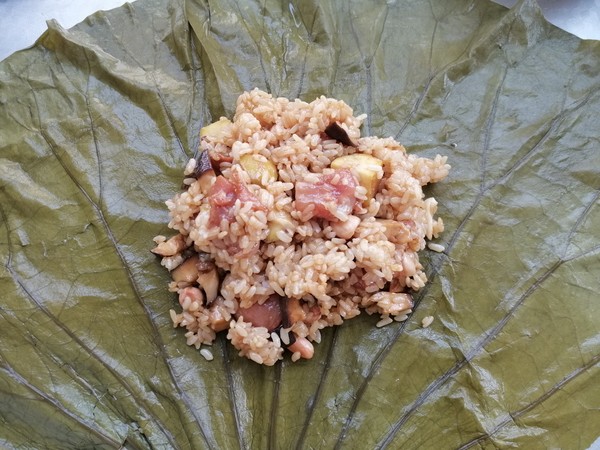 Must-eat Dishes for New Year’s Eve Dinner, Glutinous Rice Chicken with Lotus Leaves recipe