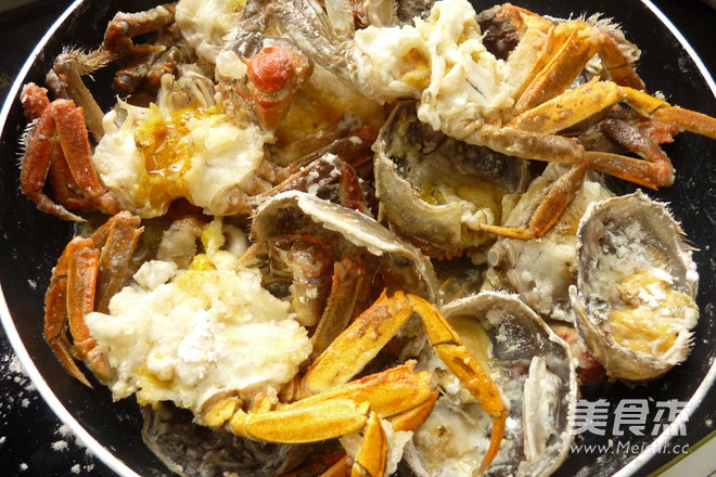 Stir-fried Crab with June Dried Yellow Radish recipe