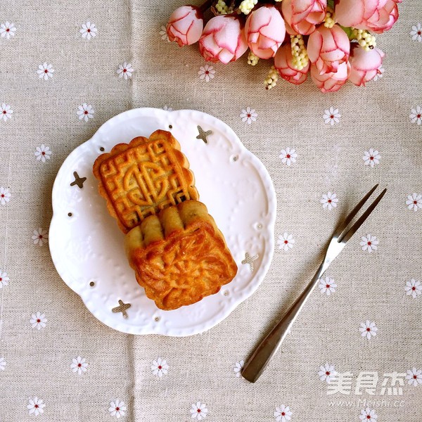 Red Bean Paste Mooncake recipe