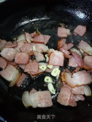 Stir-fried Chrysanthemum with Bacon recipe
