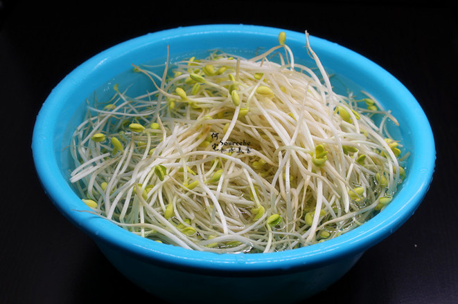 Kimchi Stir-fried Bean Sprouts recipe