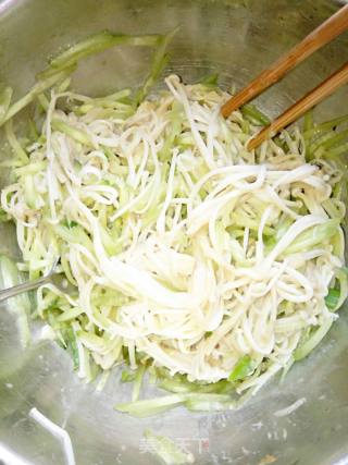 Cucumber Enoki Mushroom with Hash Sauce recipe