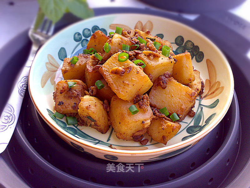 Fried Potatoes with Minced Pork recipe