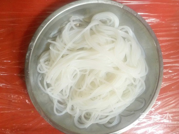Steamed Vermicelli with Crucian Carp recipe