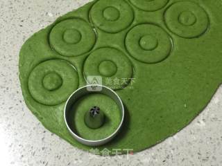 #aca烤明星大赛# Spinach Biscuit Ring (very Suitable for Baby's Teething Biscuits) recipe