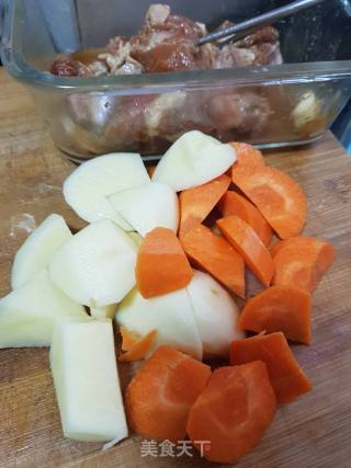 Braised Pork Ribs with Carrots and Potatoes recipe