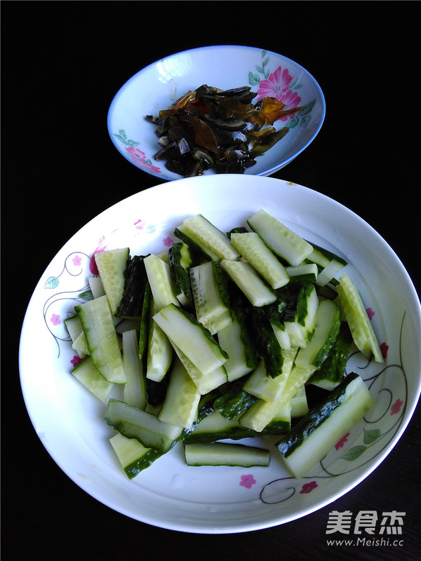 Cucumber Preserved Egg Soup recipe