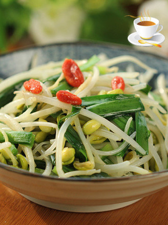 Stir-fried Soy Sprouts with Leek recipe
