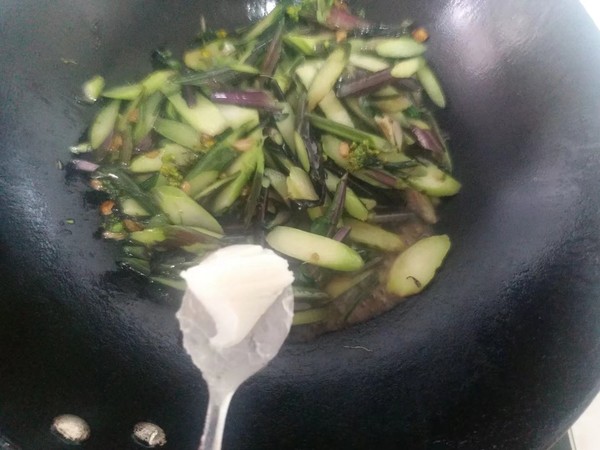 Stir-fried Red Cabbage Moss recipe
