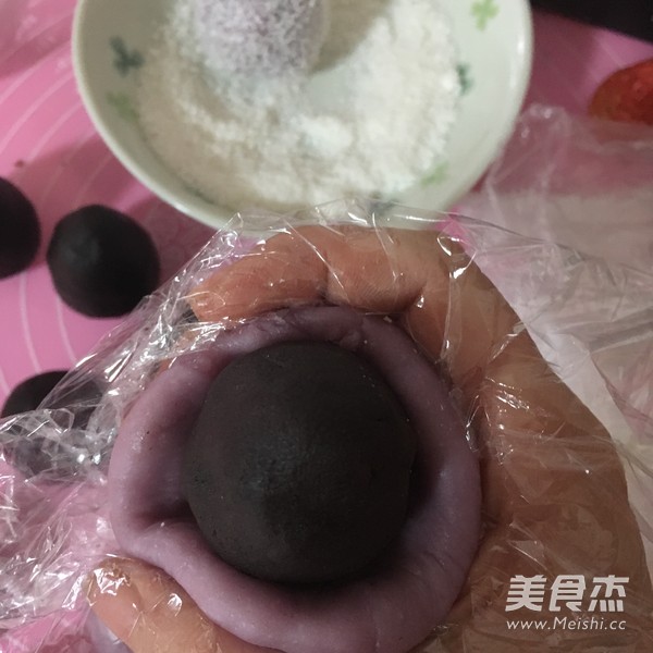 Purple Sweet Potato Strawberry Daifuku recipe