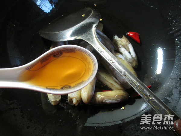 Fried Razor Clams with Leek Flowers recipe