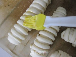 Black Sesame Caterpillar Bread recipe