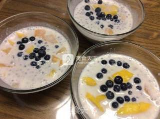 Blueberry Coconut Milk Sago By: Special Writer of Blueberry Food recipe