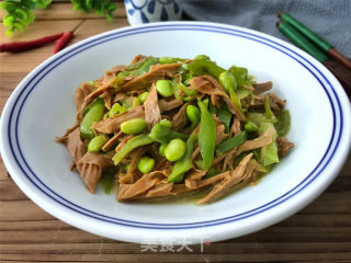 Stir-fried Dried Bamboo Shoots with Green Pepper and Edamame recipe