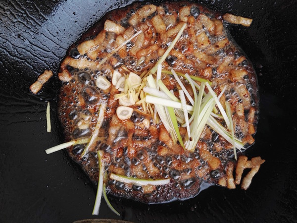 Stir-fried Pork Belly with Carrots recipe