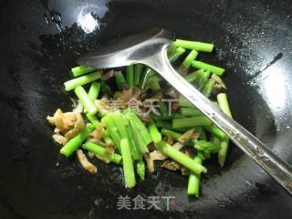 Stir-fried Goose Gizzards with Shredded Mustard and Asparagus recipe