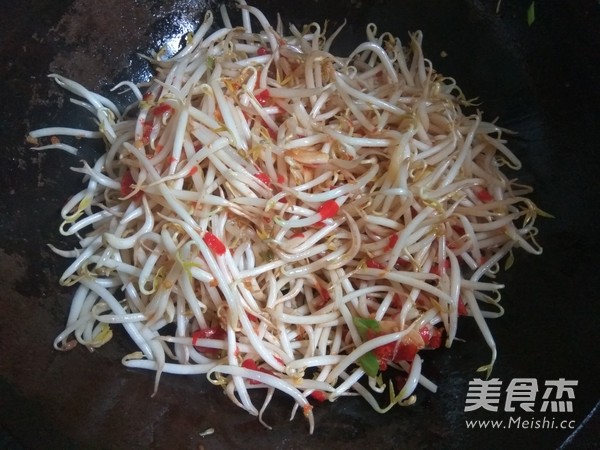 Stir-fried Mung Bean Sprouts with Chopped Pepper recipe