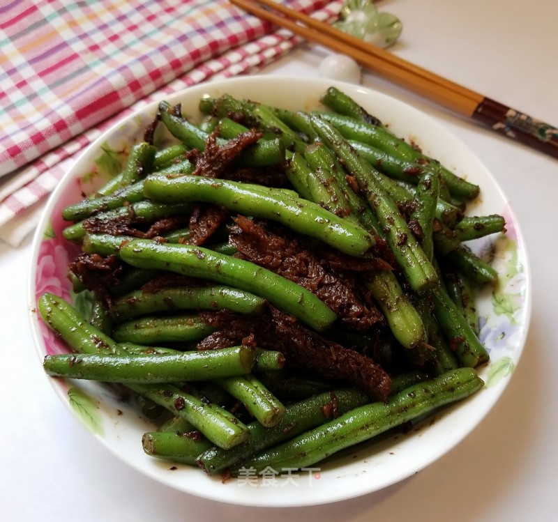 Stir-fried String Beans with Dace in Black Bean Sauce recipe