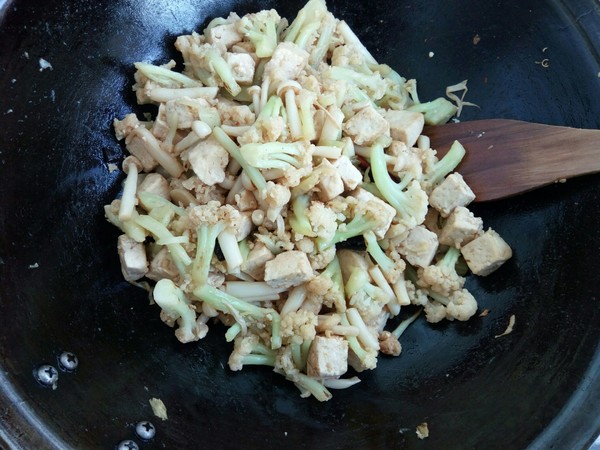 Braised Organic Cauliflower Tofu in Oyster Sauce recipe